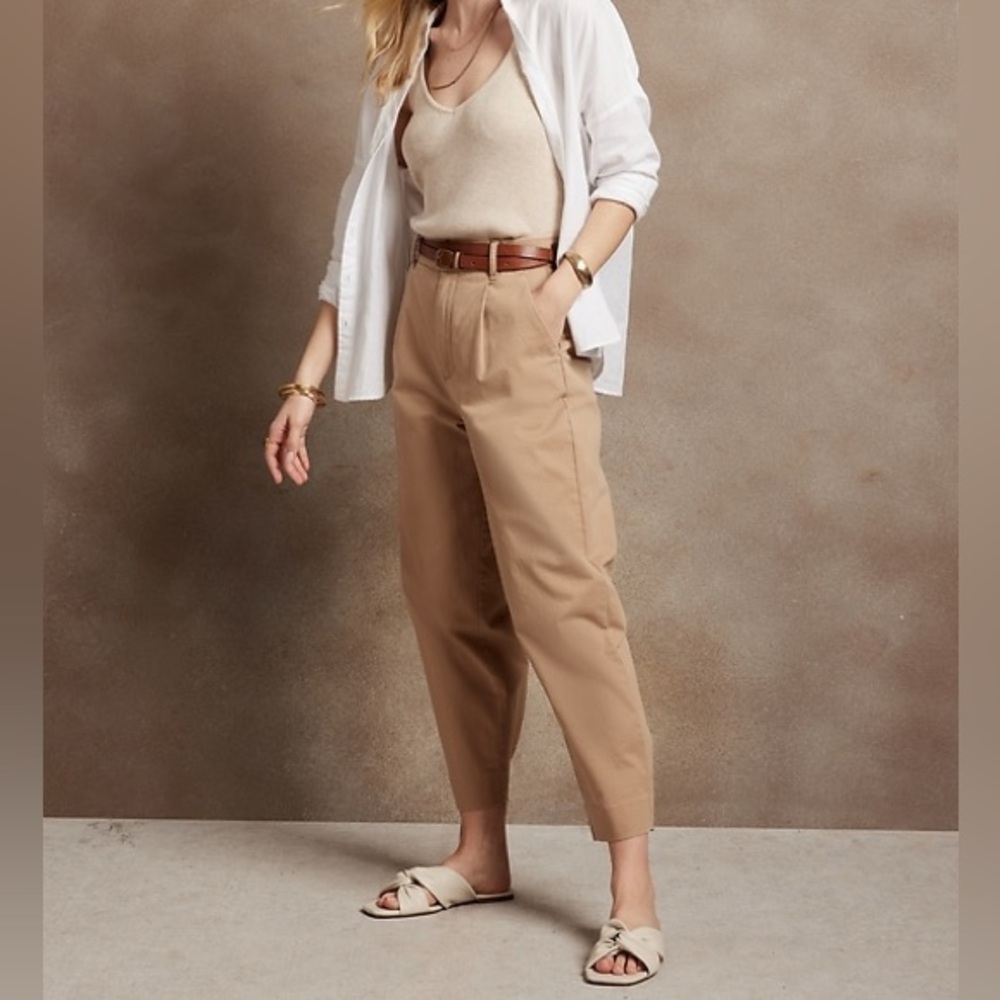 Banana Republic Pleated Crop Authentic Chino Pants Size 8P
